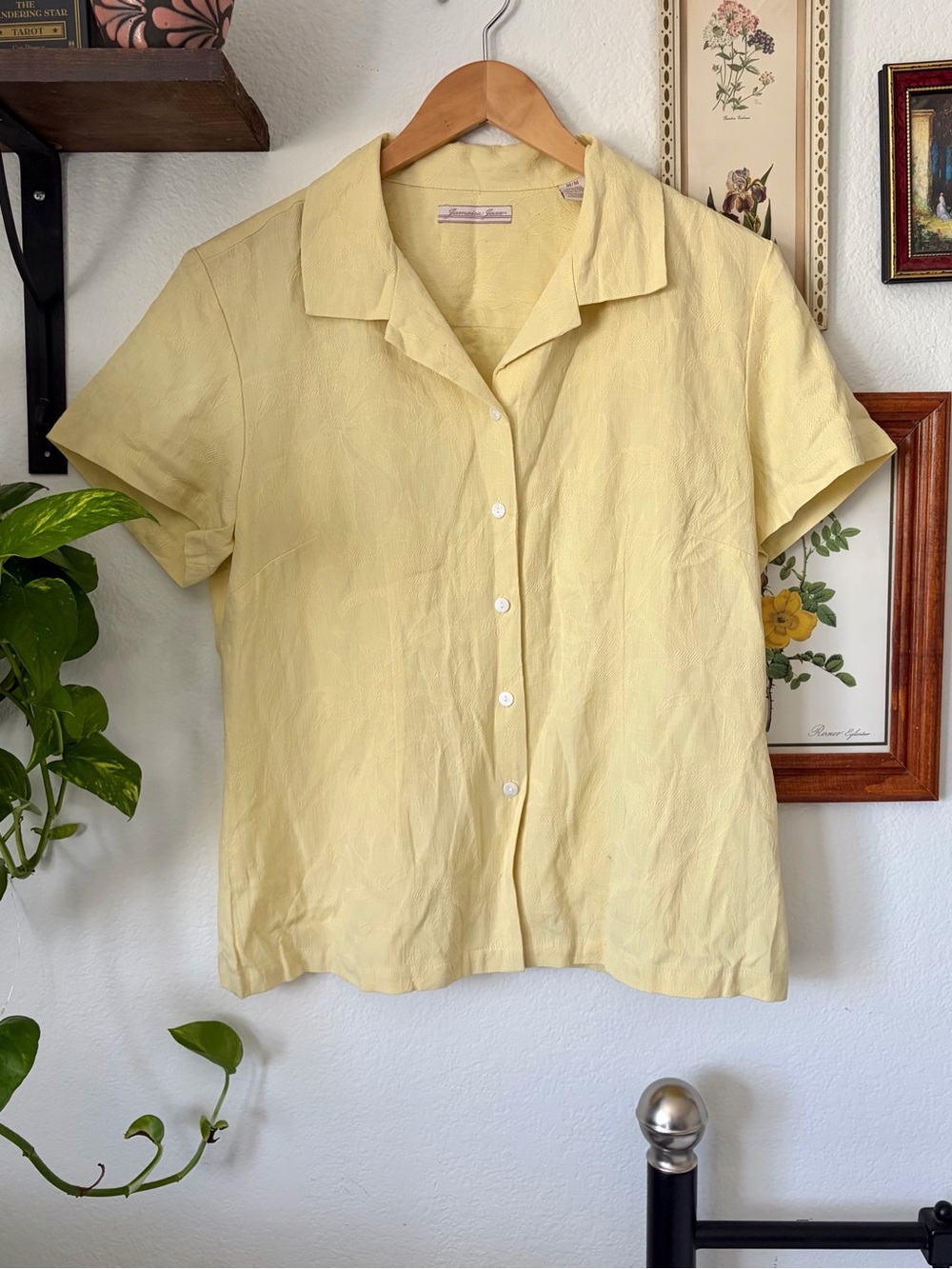 Butter Yellow Silk Hawaiian Button-Front Short Sleeve Top - Medium - Floral